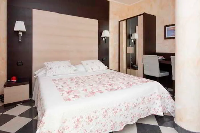 Nina 게스트하우스 4*